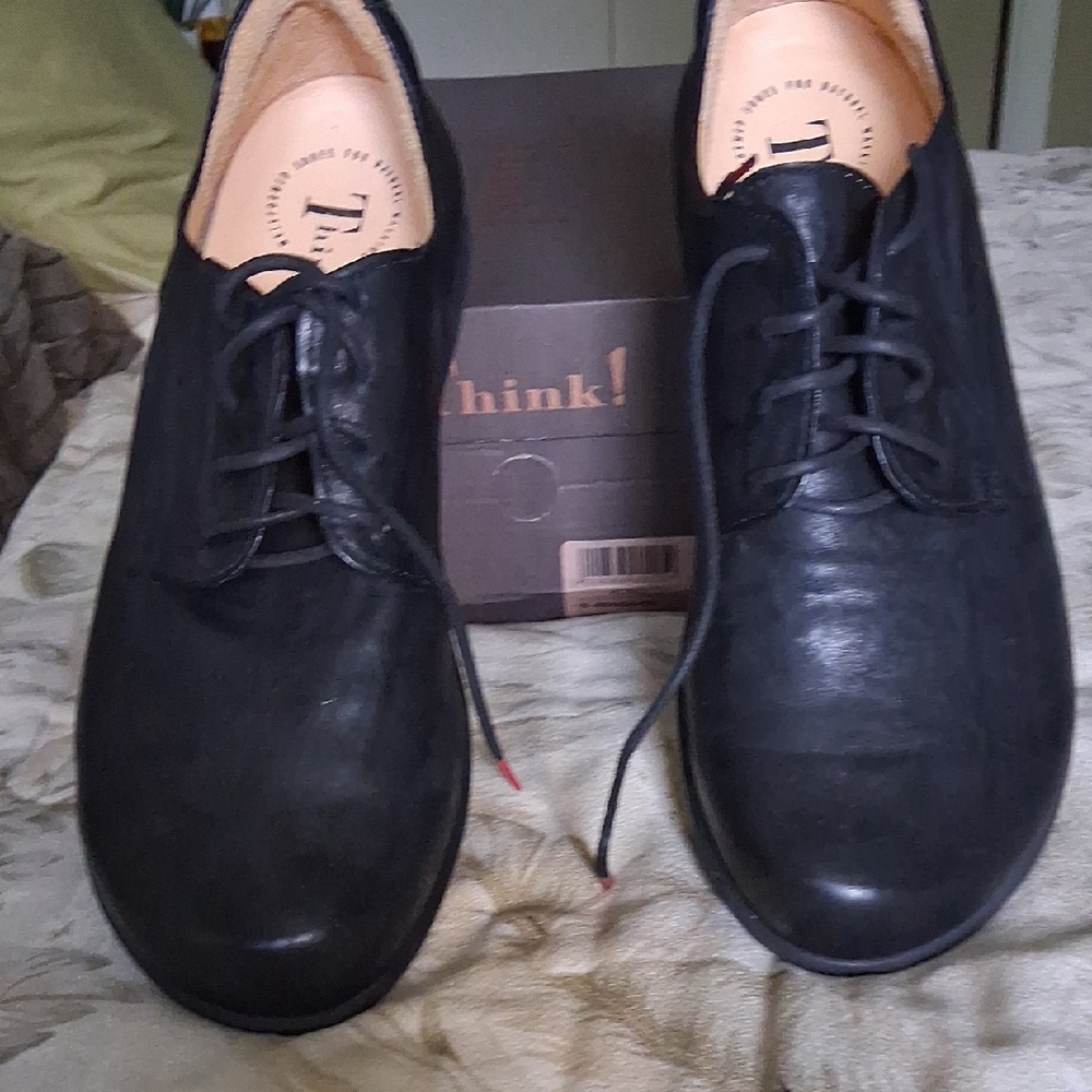 Think! Men's Black Leather Oxfords